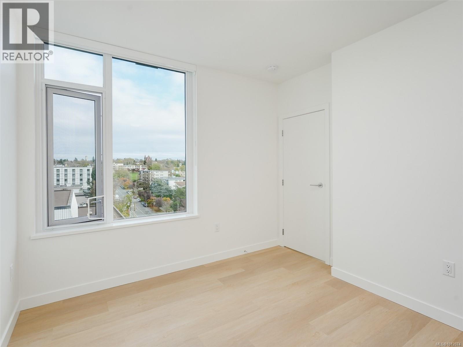 908 1100 Yates Street, Victoria