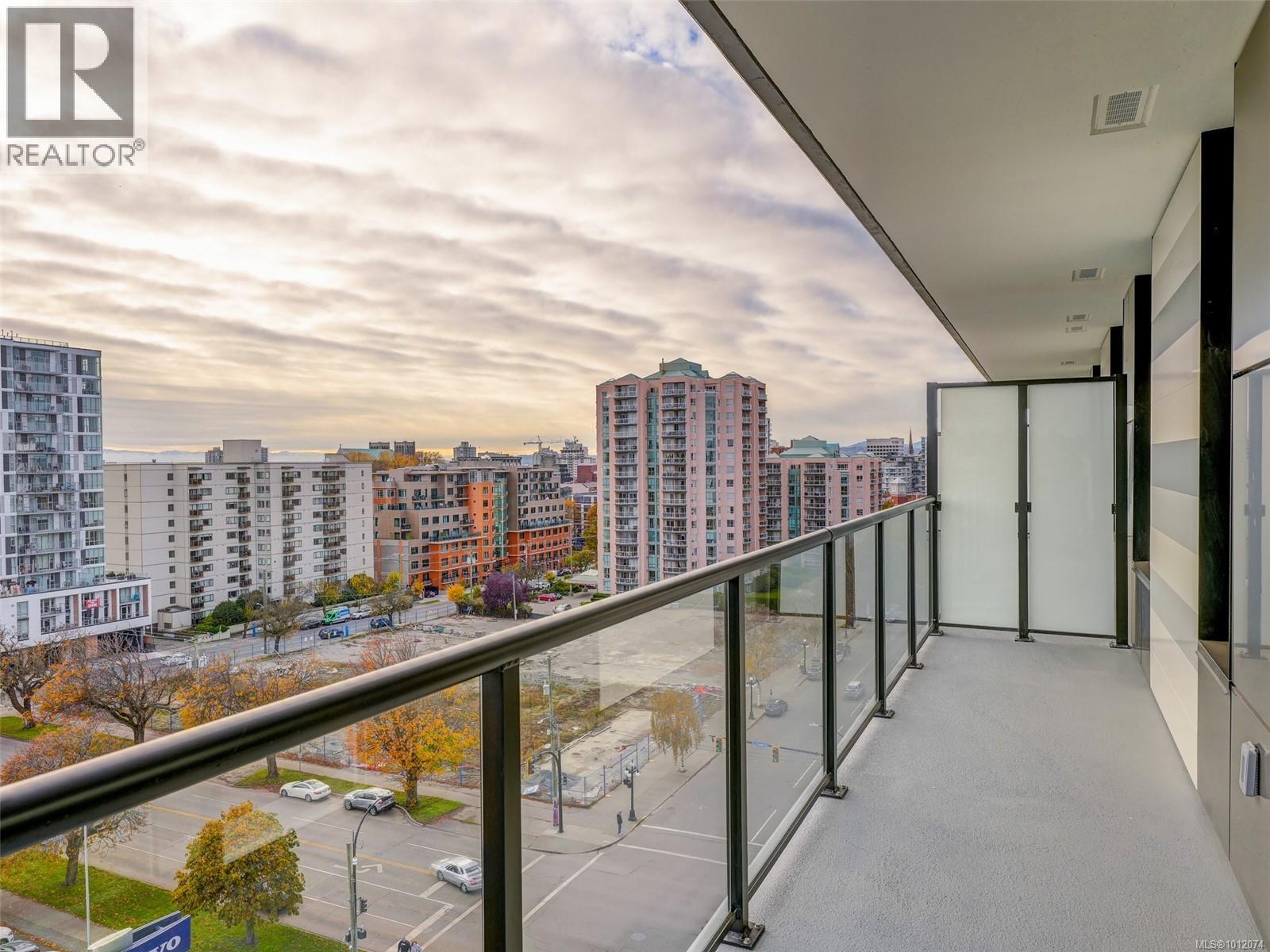 908 1100 Yates Street, Victoria