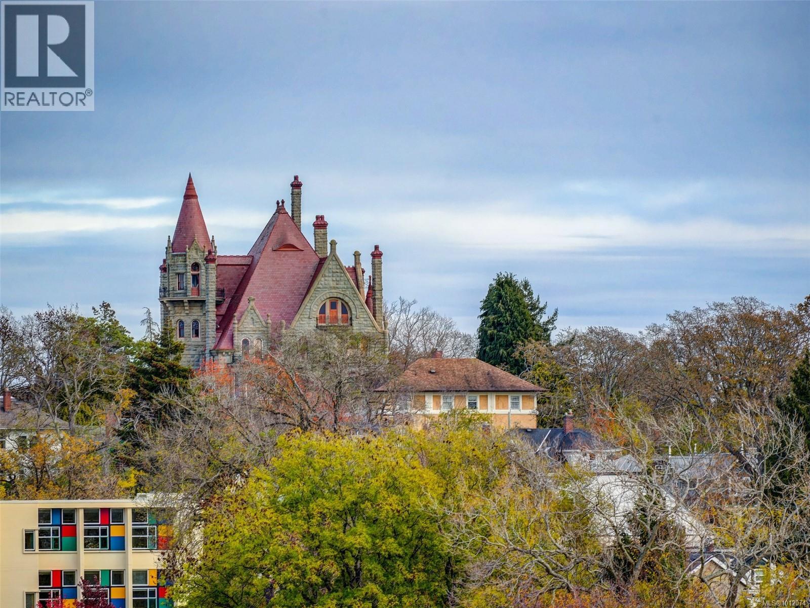 908 1100 Yates Street, Victoria