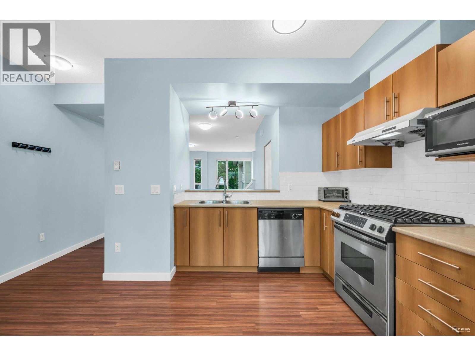 51 9229 UNIVERSITY CRESCENT, Burnaby