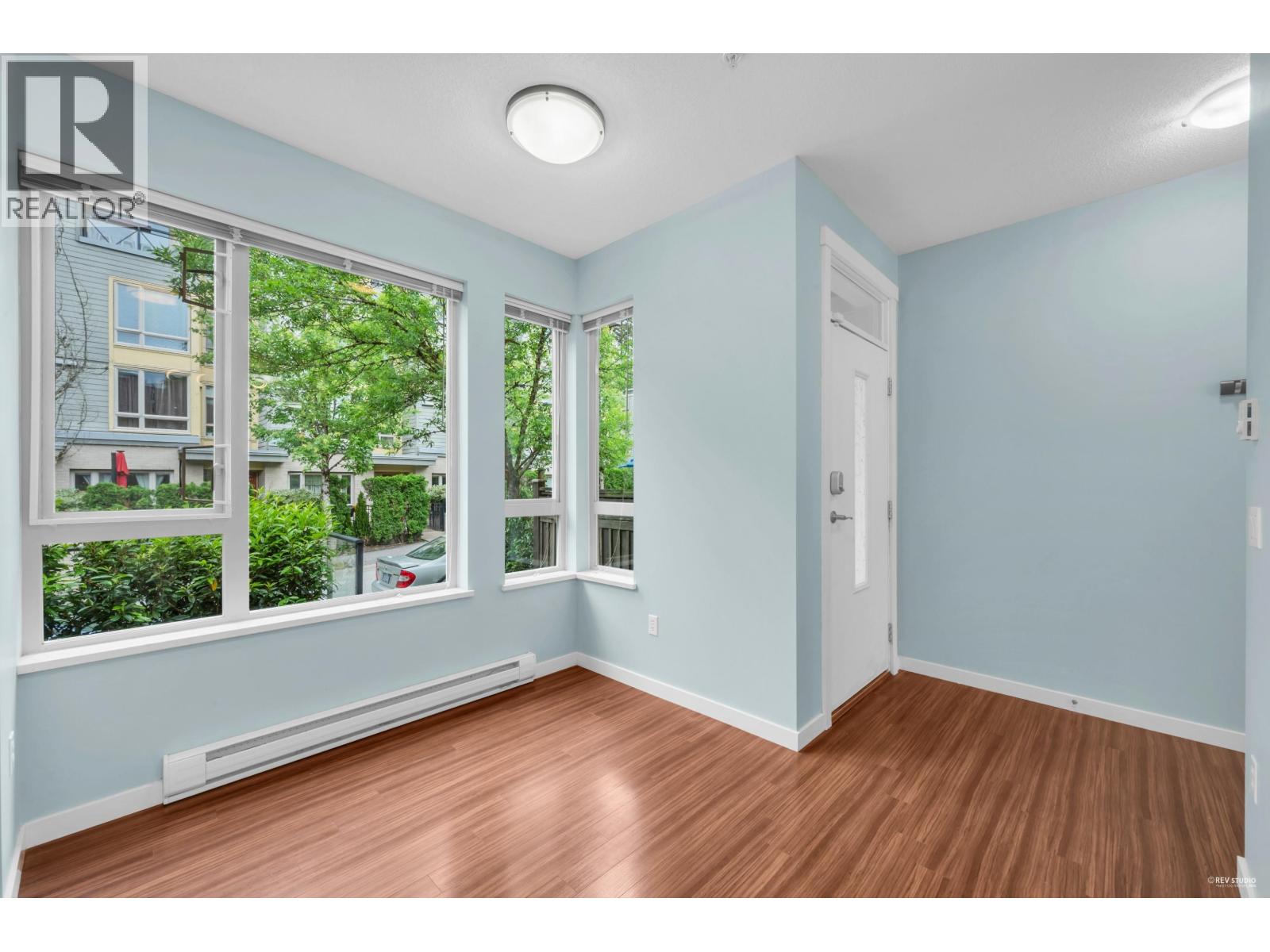 51 9229 UNIVERSITY CRESCENT, Burnaby