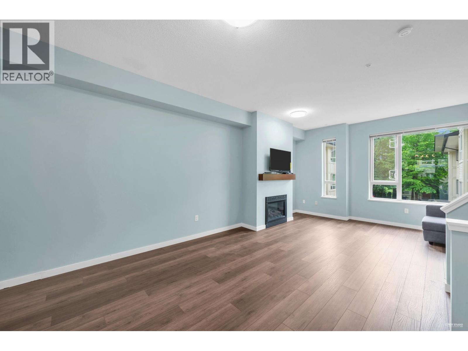51 9229 UNIVERSITY CRESCENT, Burnaby