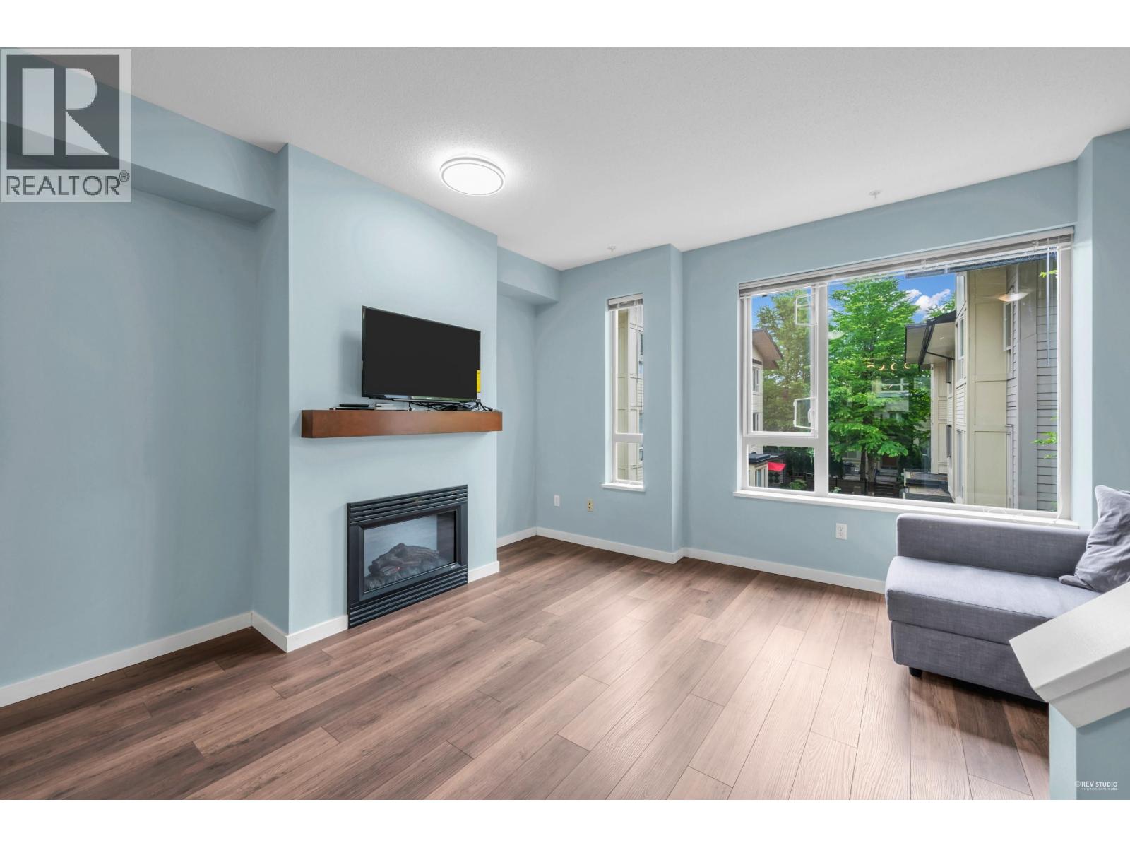 51 9229 UNIVERSITY CRESCENT, Burnaby