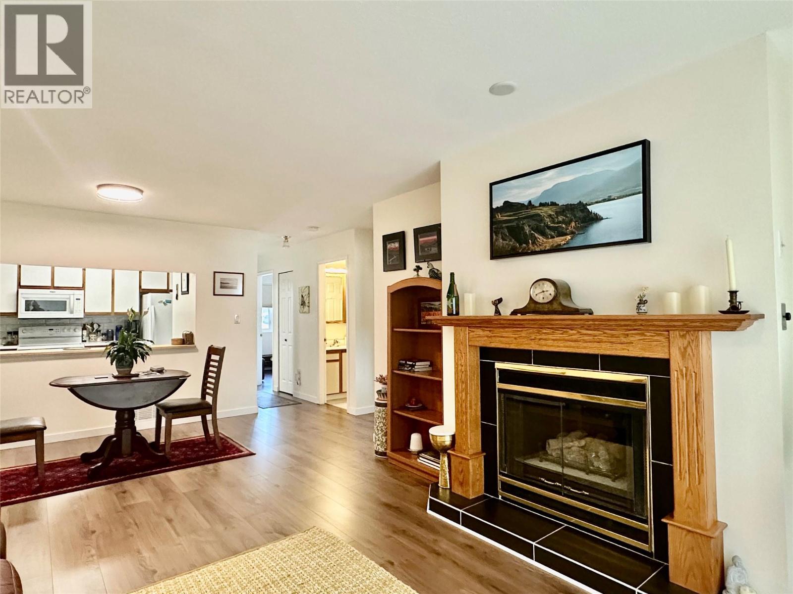 6446 MEADOWS Drive Unit# 35, Oliver