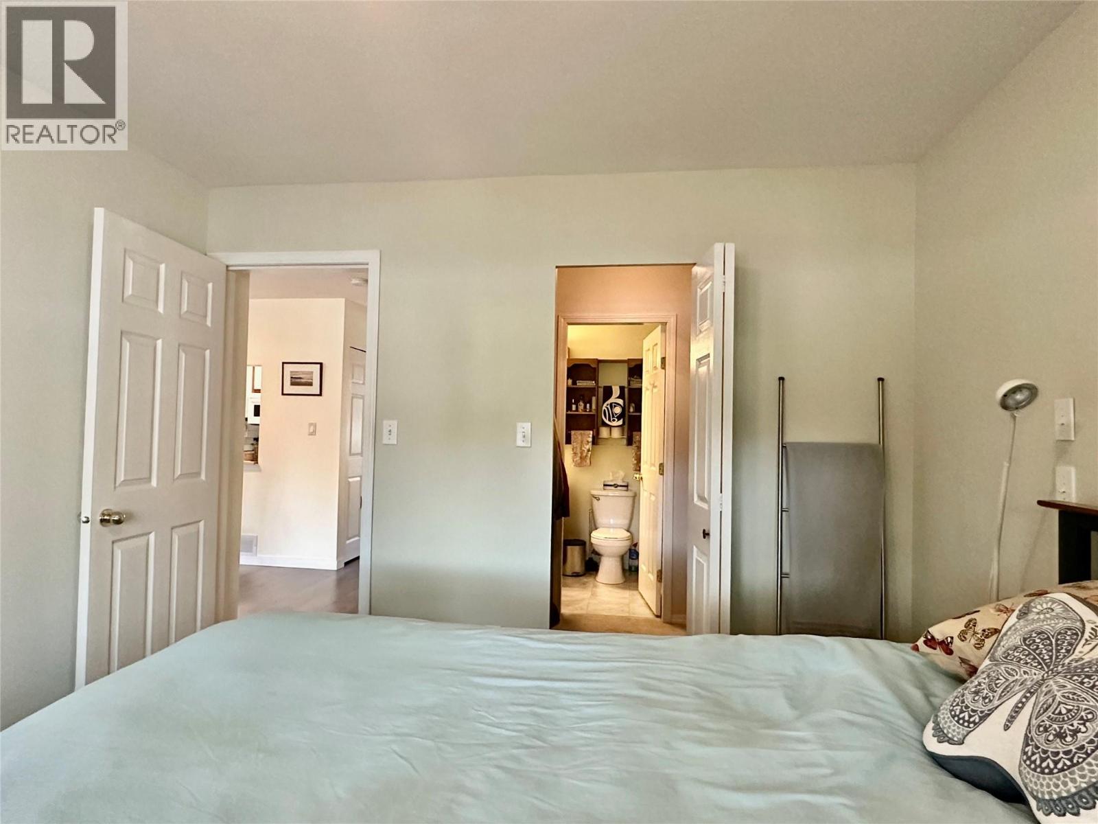 6446 MEADOWS Drive Unit# 35, Oliver