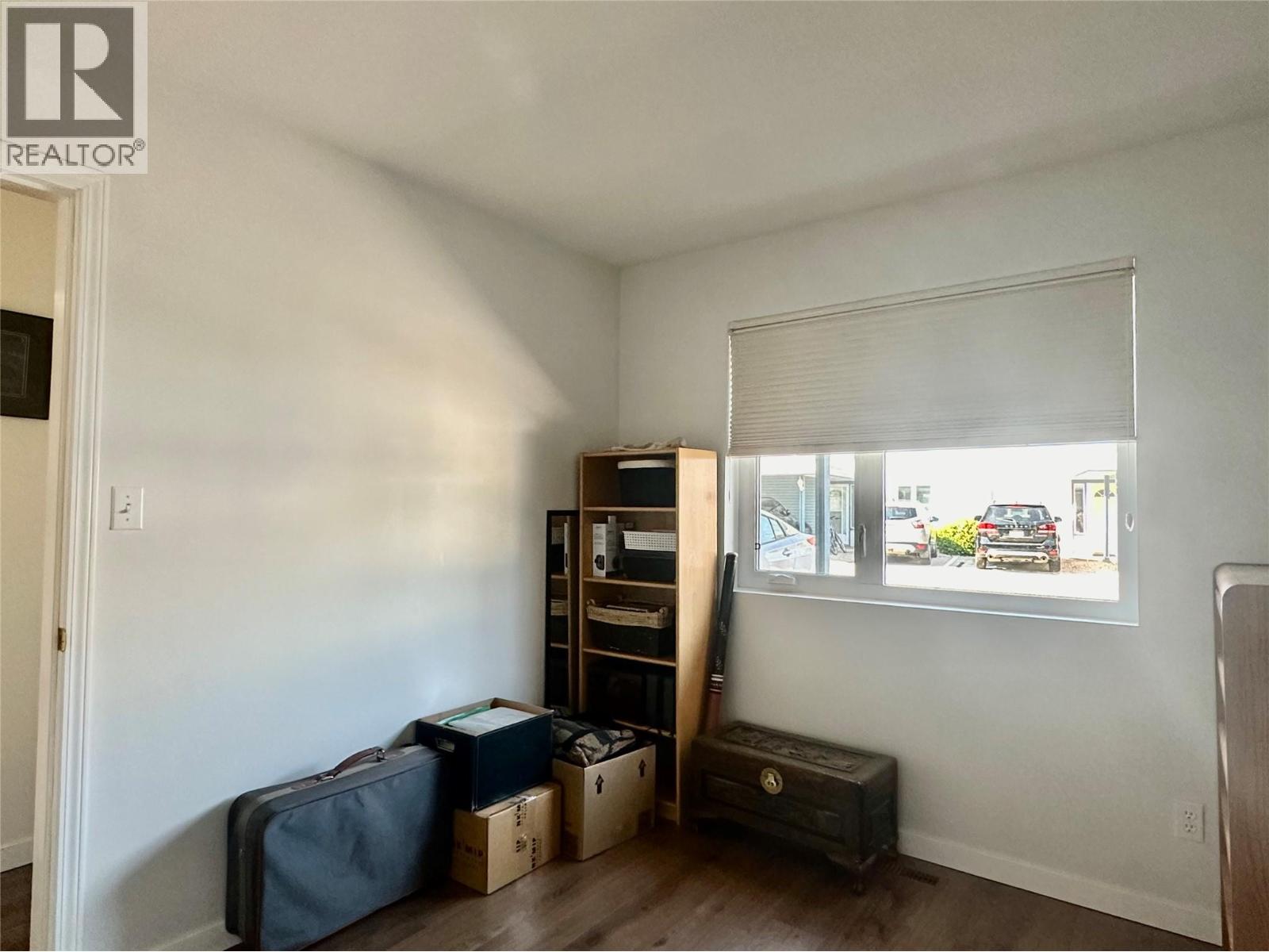 6446 MEADOWS Drive Unit# 35, Oliver