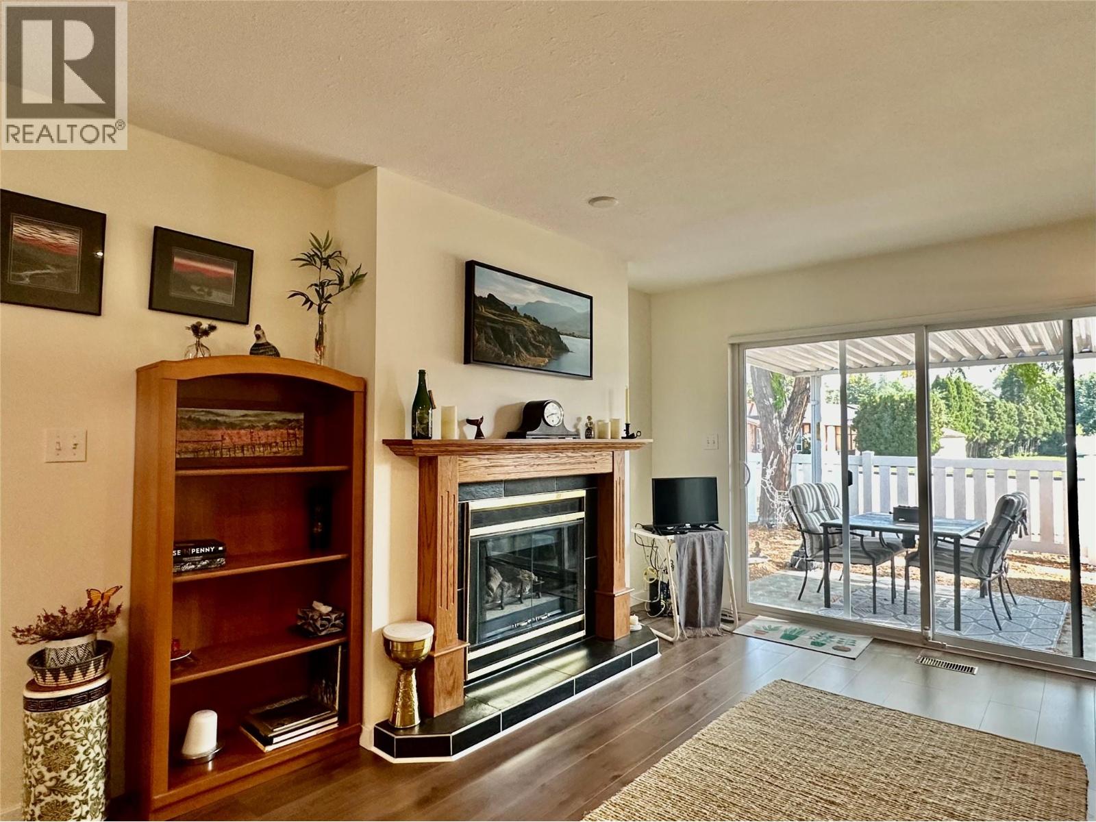 6446 MEADOWS Drive Unit# 35, Oliver