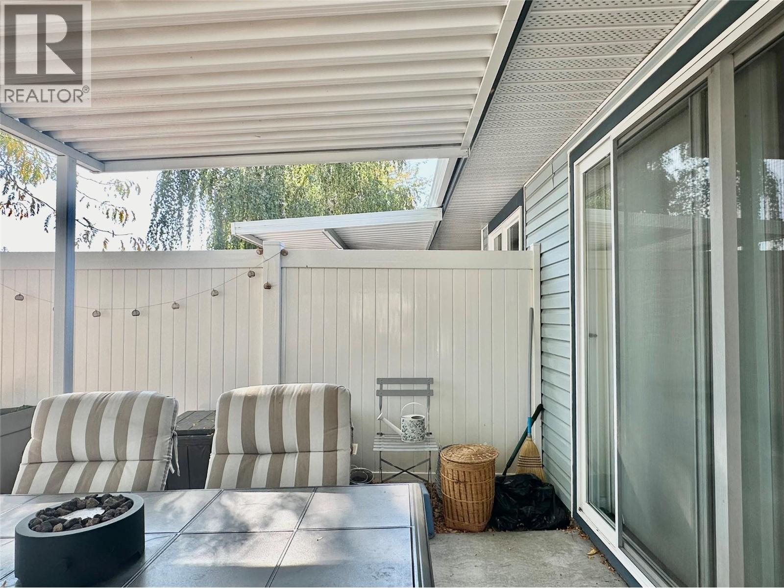 6446 MEADOWS Drive Unit# 35, Oliver