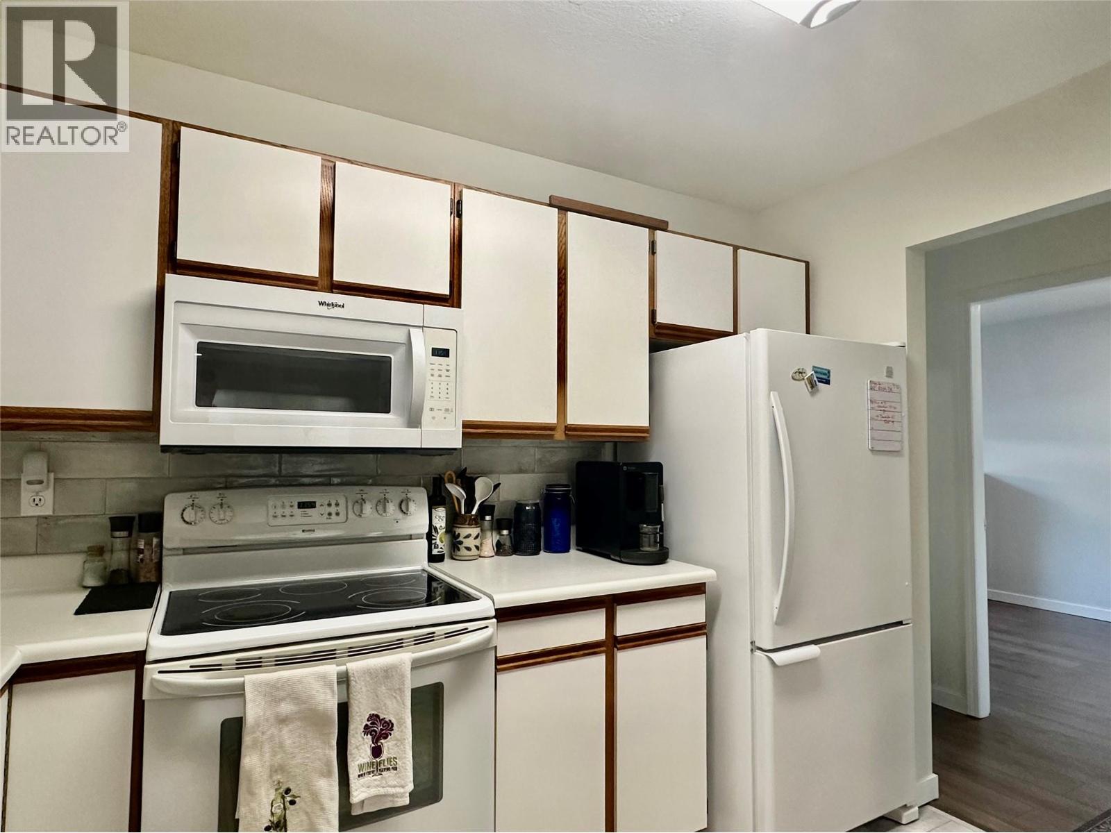 6446 MEADOWS Drive Unit# 35, Oliver