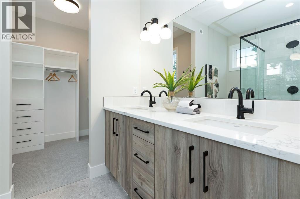 Single Family House for Sale in  West Glen Crescent SW Westgate Calgary 