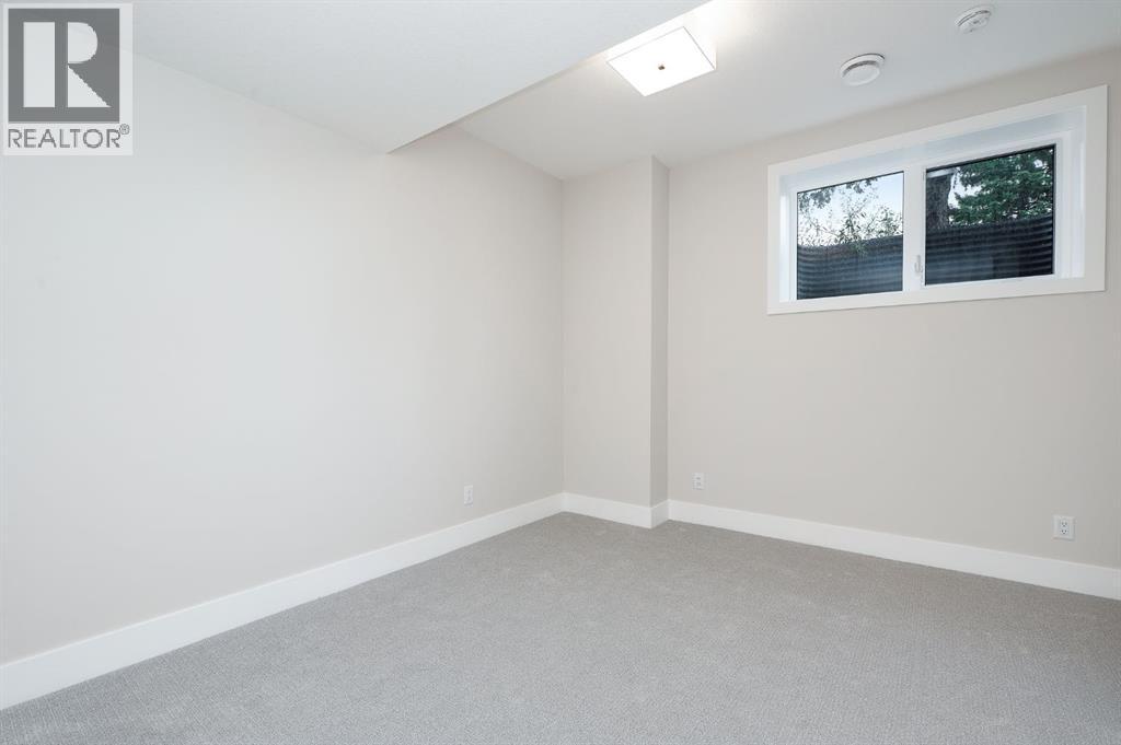 Single Family House for Sale in  West Glen Crescent SW Westgate Calgary 