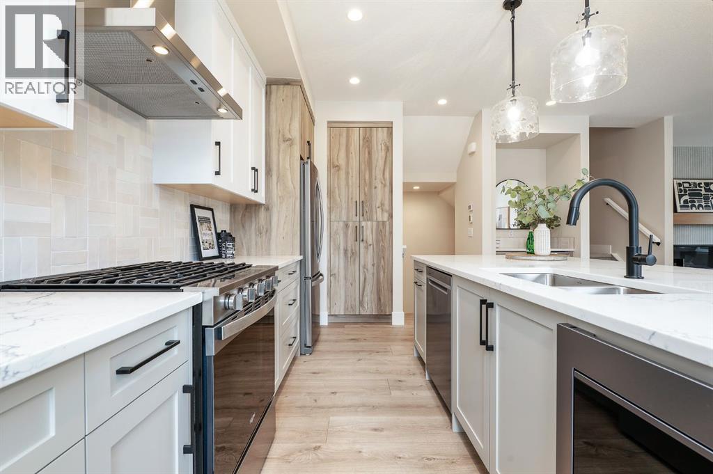 Single Family House for Sale in  West Glen Crescent SW Westgate Calgary 