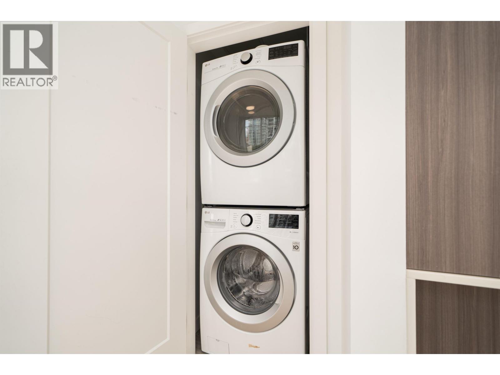 1002 2351 BETA AVENUE, Burnaby