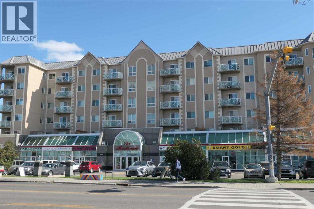 123, 1518 Centre Street NE, Calgary, Alberta