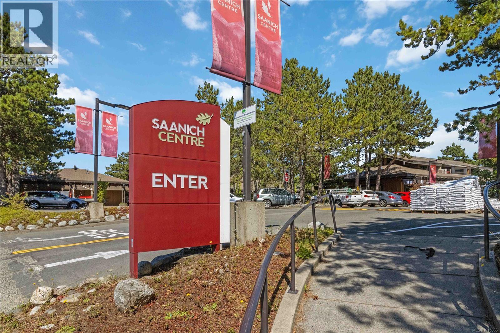  929 Woodhall Drive, Saanich