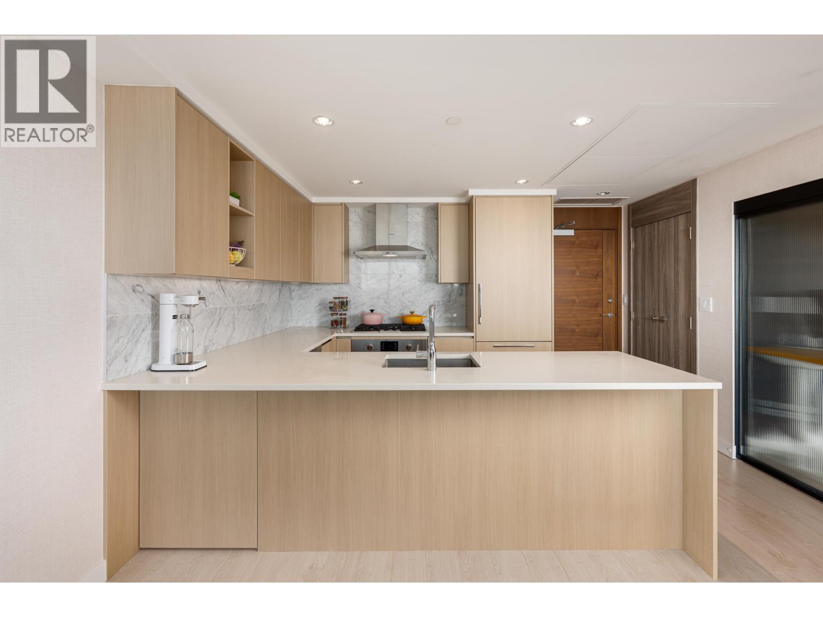 3808 4720 LOUGHEED HIGHWAY, Burnaby
