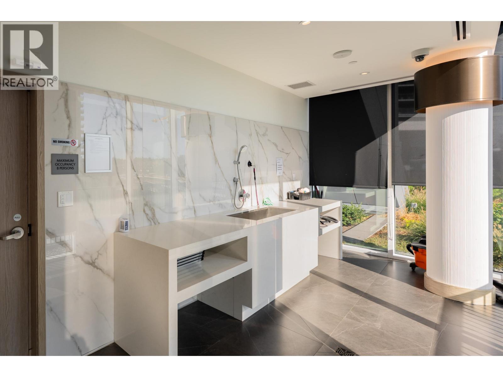 3808 4720 LOUGHEED HIGHWAY, Burnaby