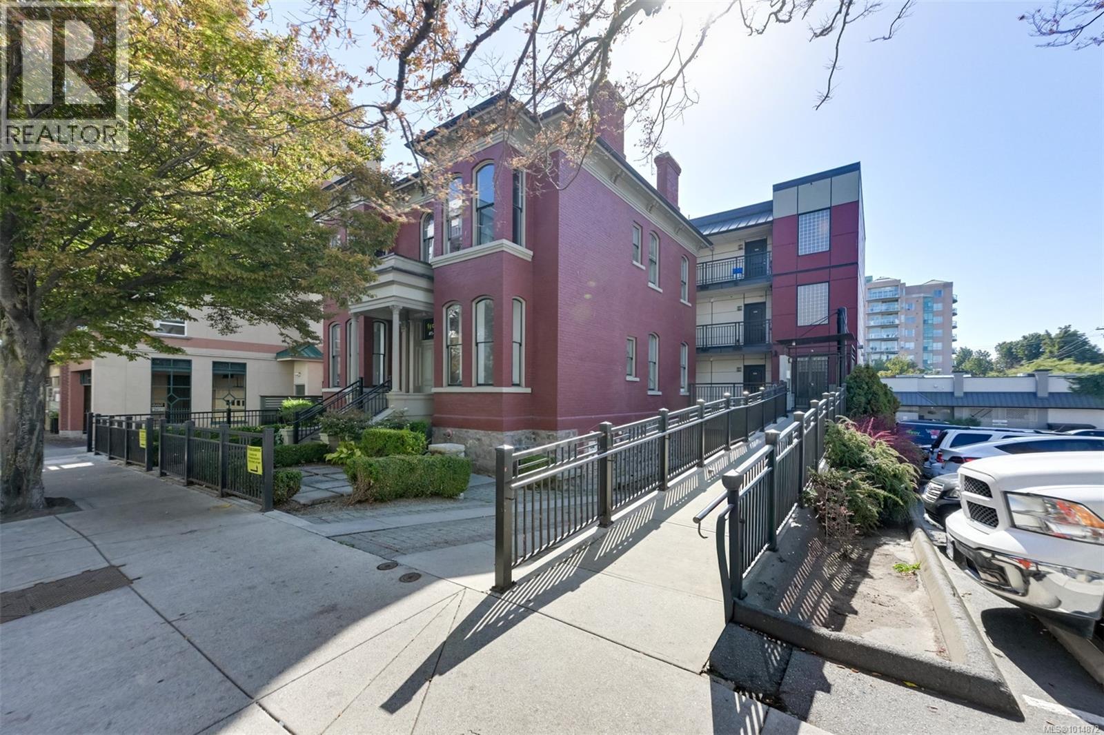 404 1007 Johnson Street, Victoria