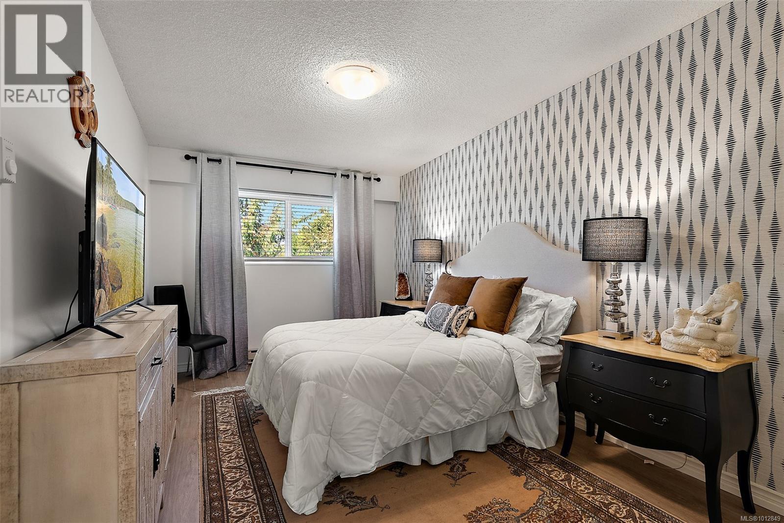 302 642 Admirals Road, Esquimalt