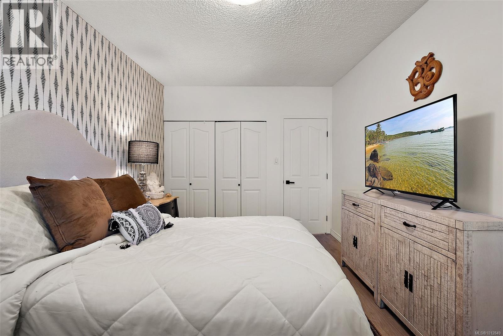 302 642 Admirals Road, Esquimalt