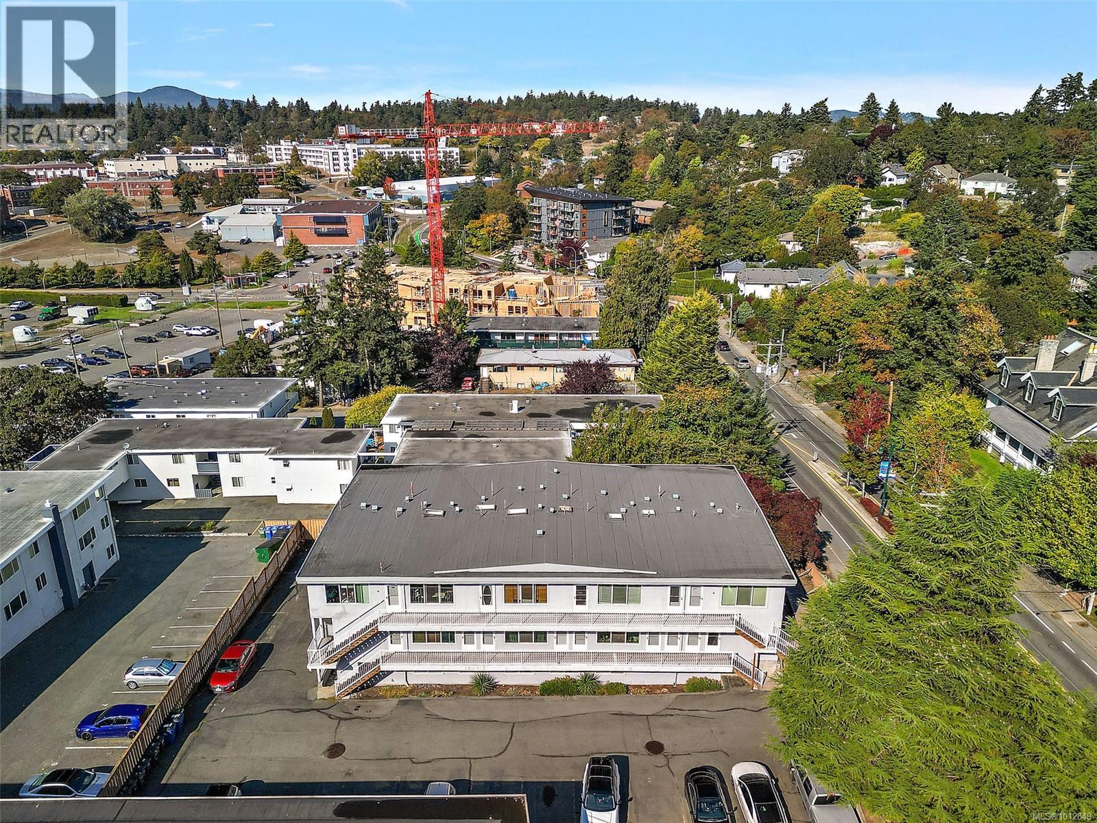 302 642 Admirals Road, Esquimalt
