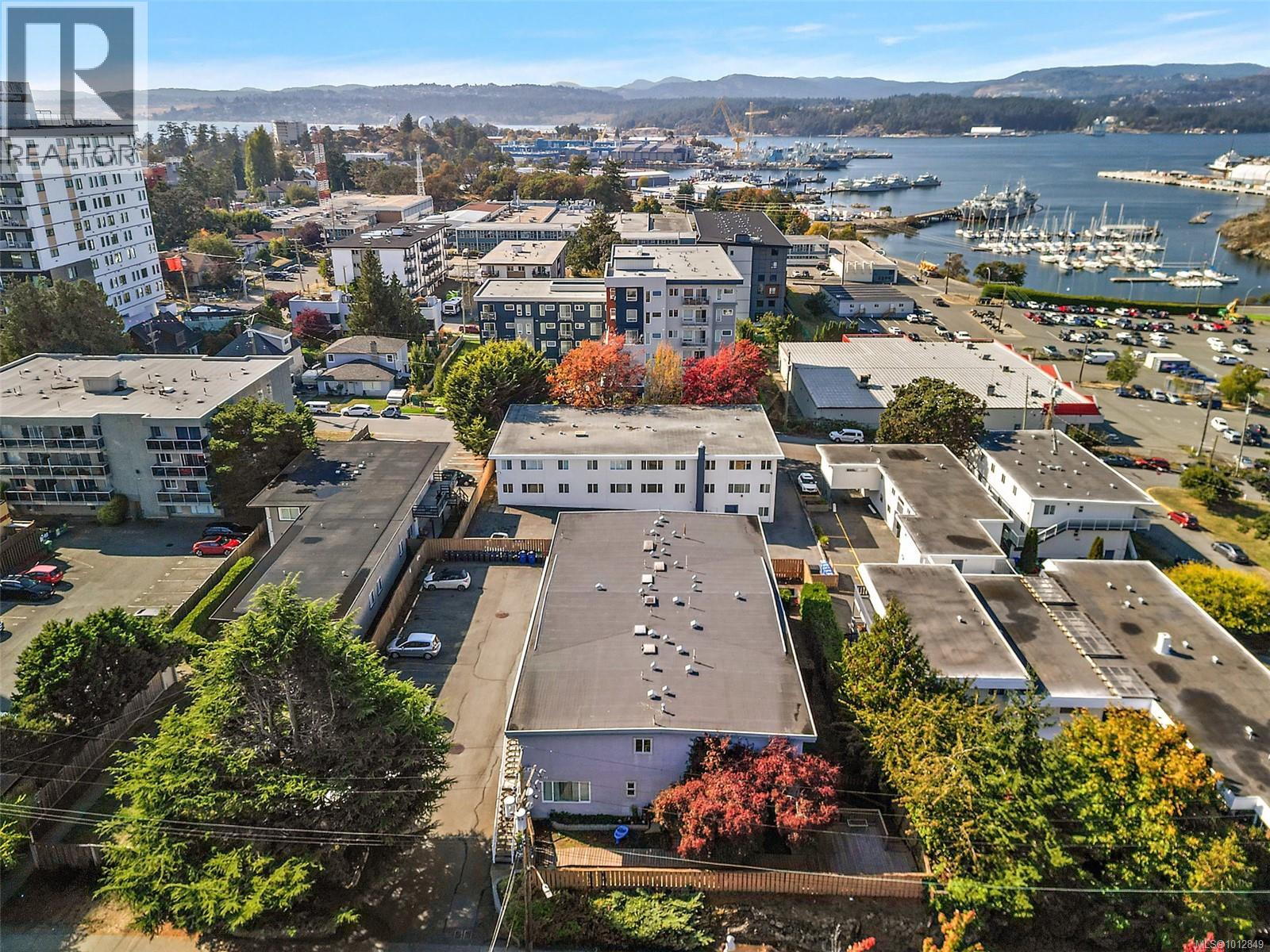 302 642 Admirals Road, Esquimalt