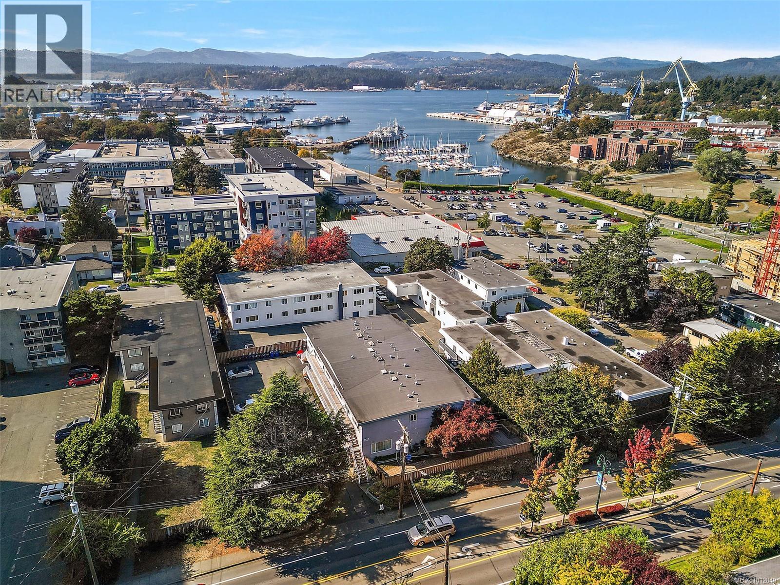 302 642 Admirals Road, Esquimalt