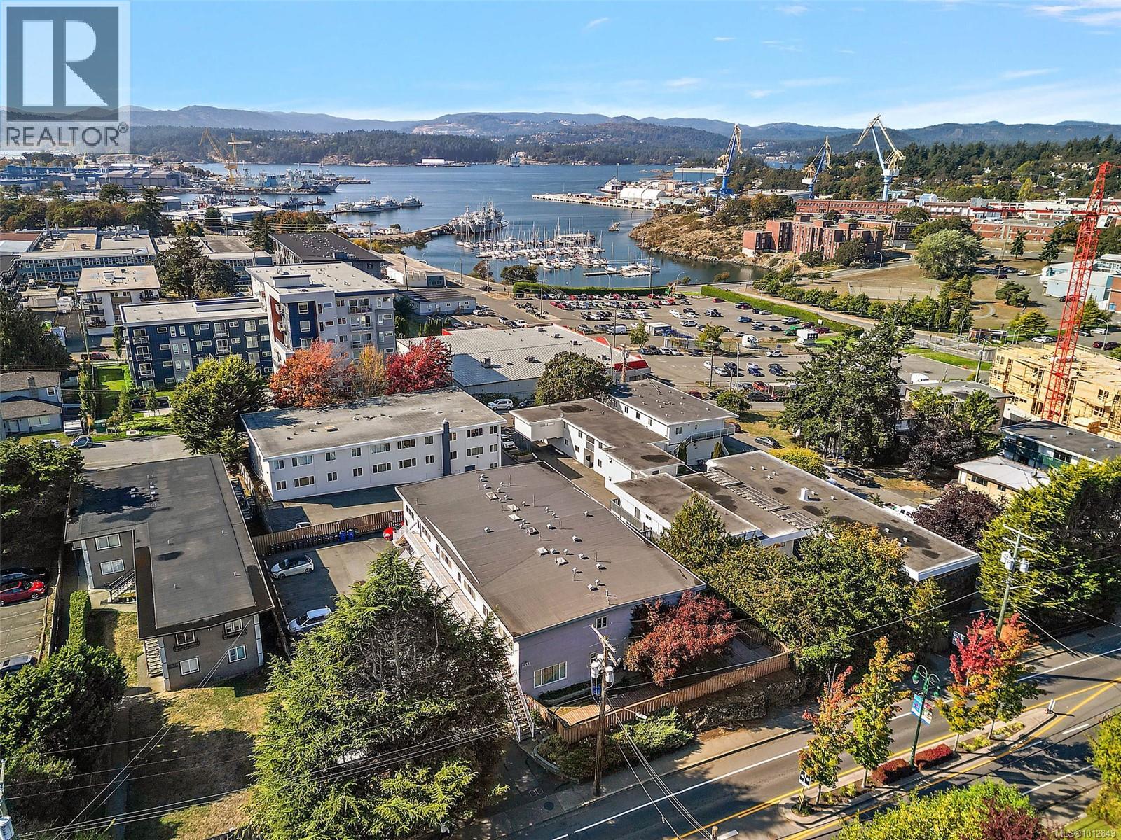 302 642 Admirals Road, Esquimalt