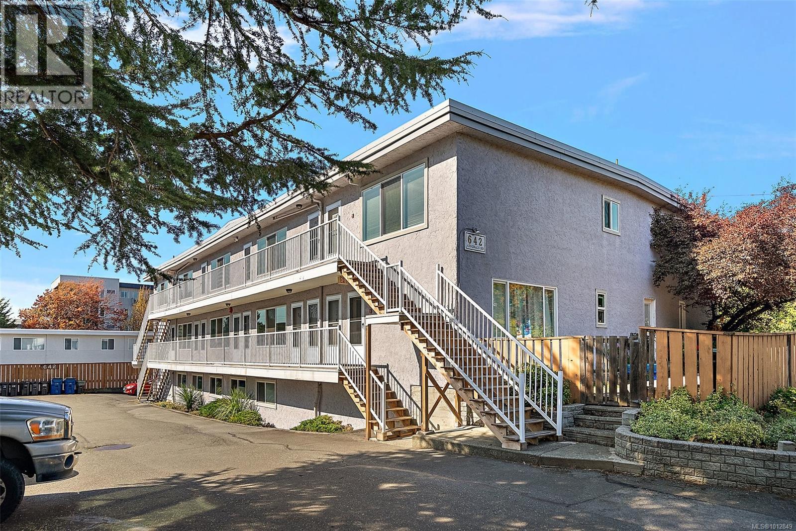 302 642 Admirals Road, Esquimalt