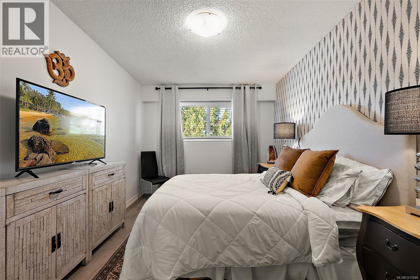 302 642 Admirals Road, Esquimalt