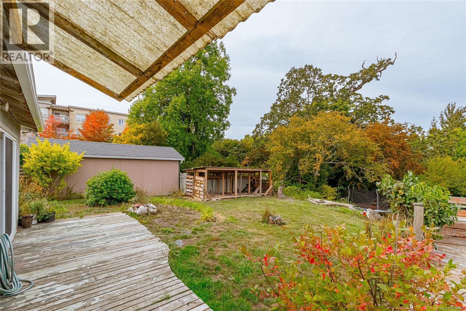  1124 Colville Road, Esquimalt