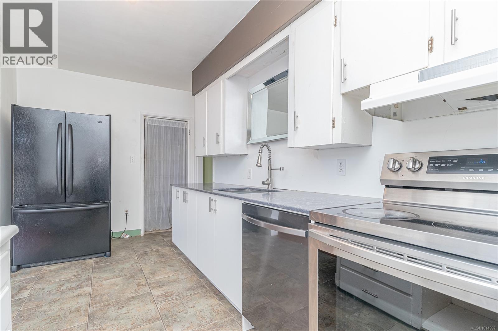  1124 Colville Road, Esquimalt