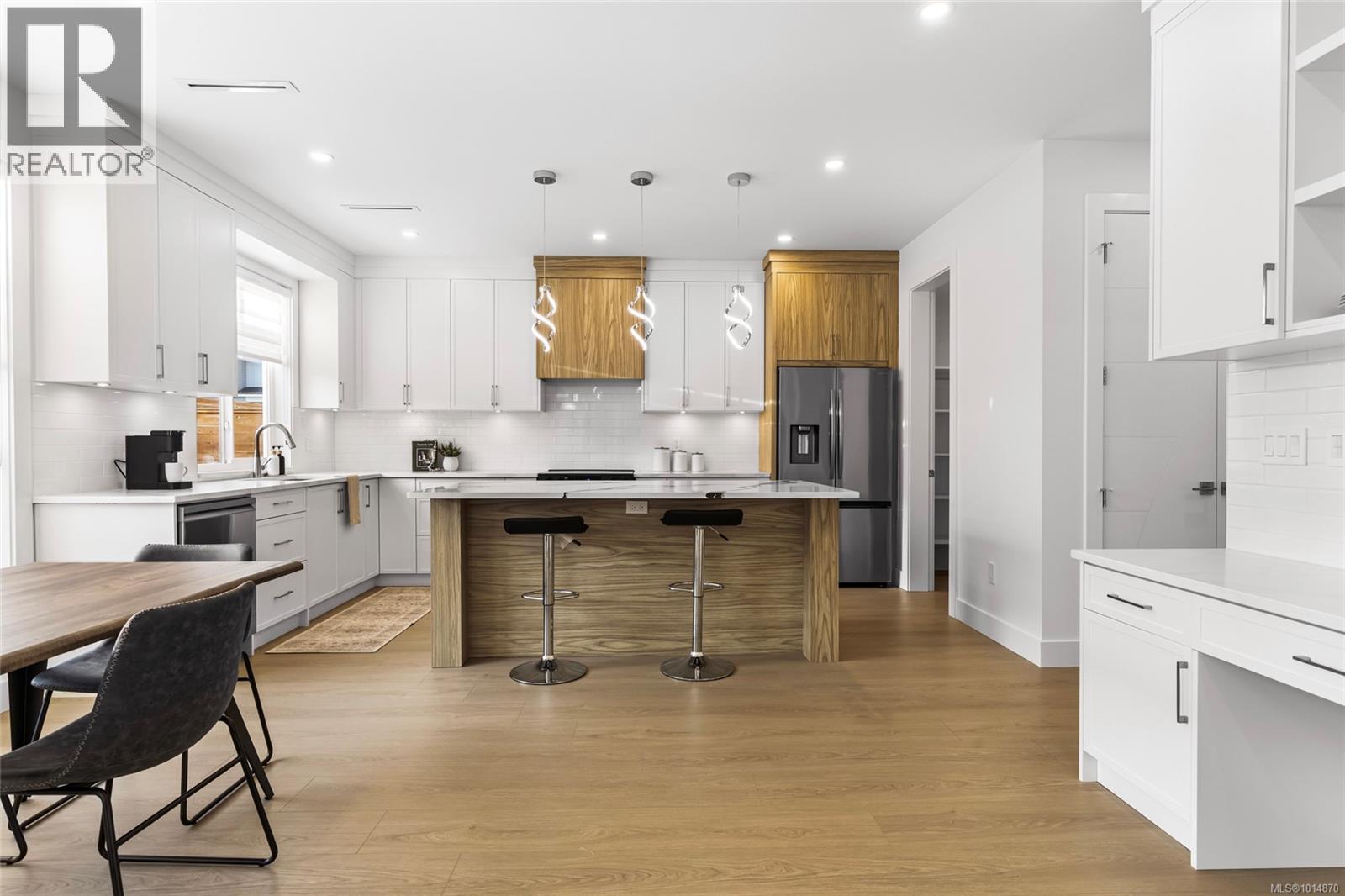 2350 Swallow Pl, Langford