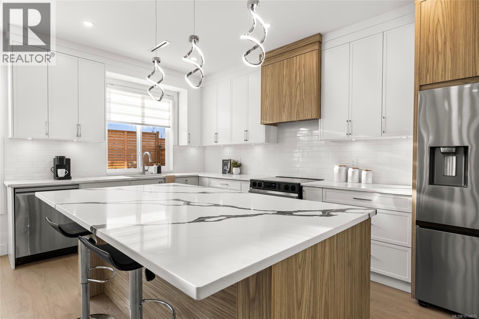 2350 Swallow Pl, Langford