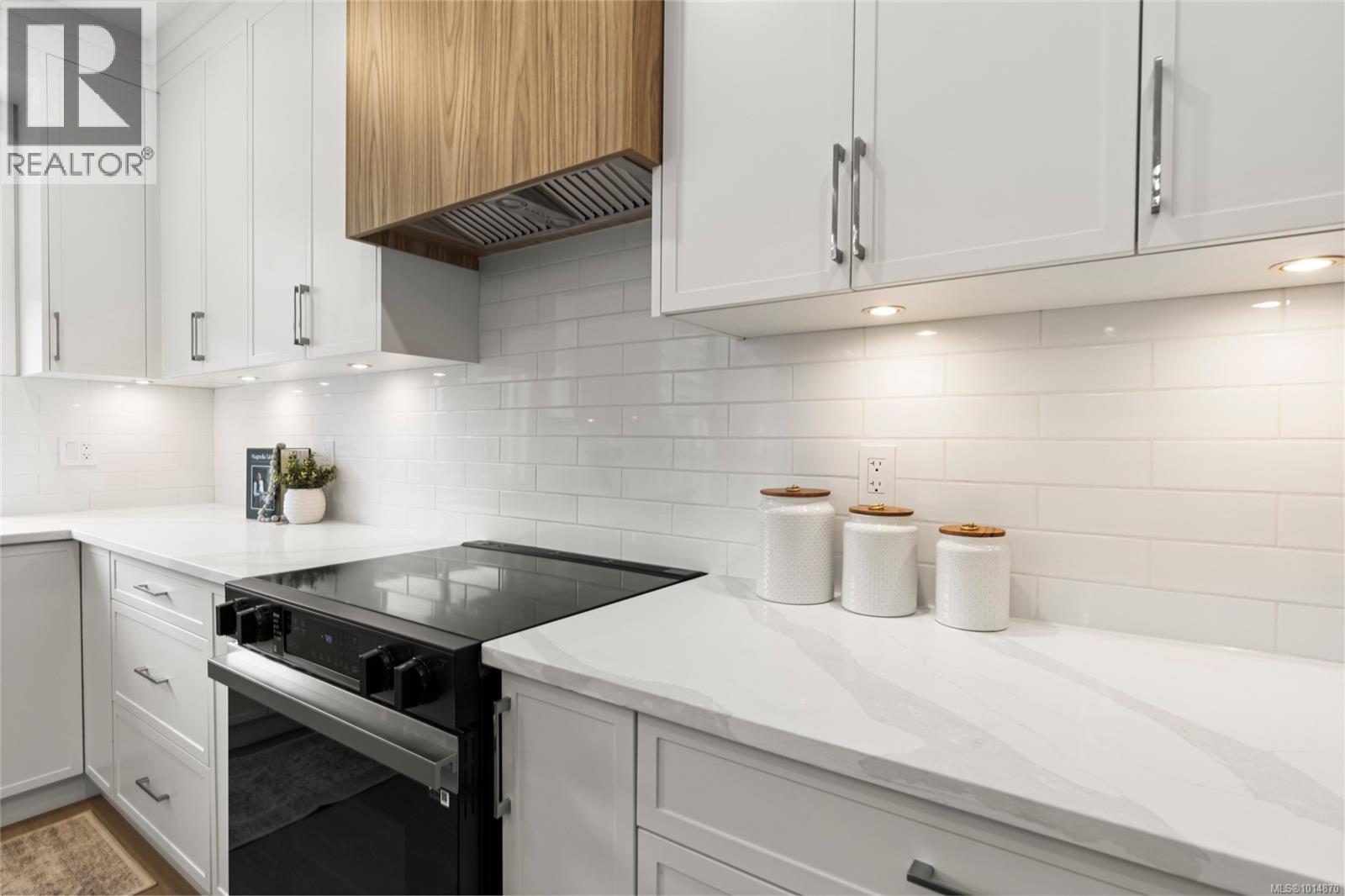 2350 Swallow Pl, Langford