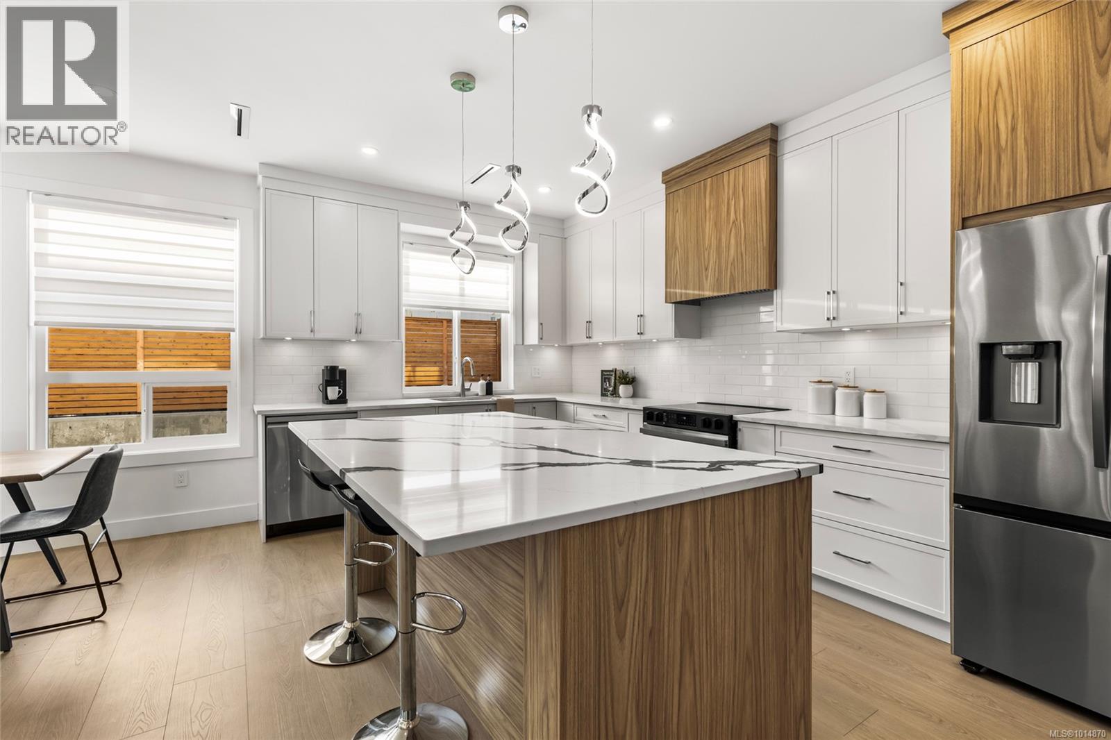 2350 Swallow Pl, Langford