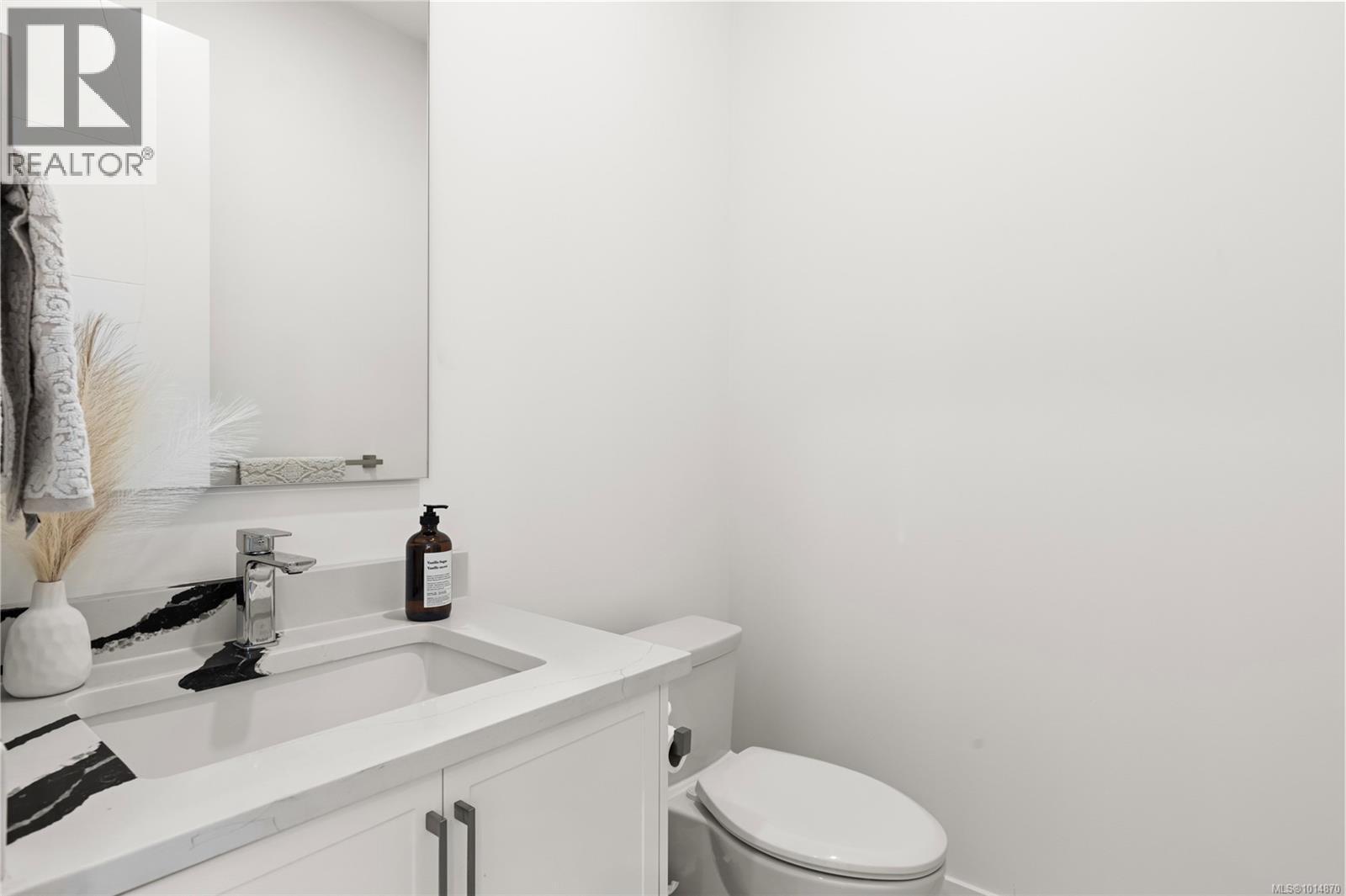2350 Swallow Pl, Langford