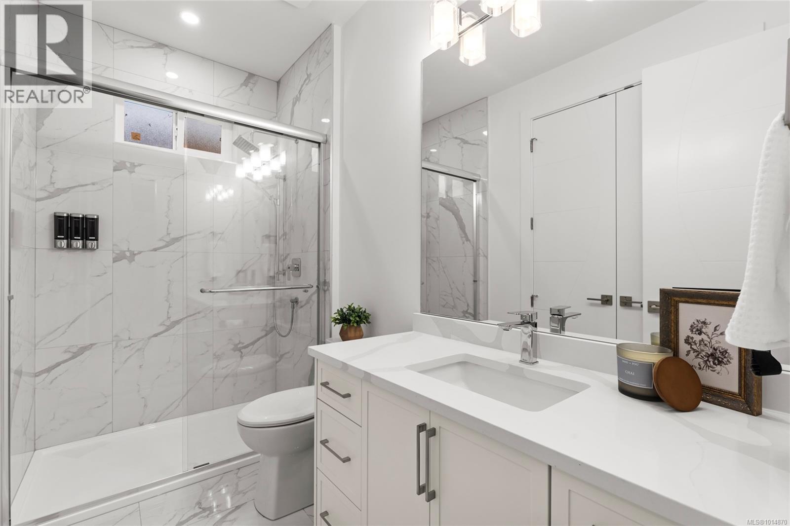 2350 Swallow Pl, Langford