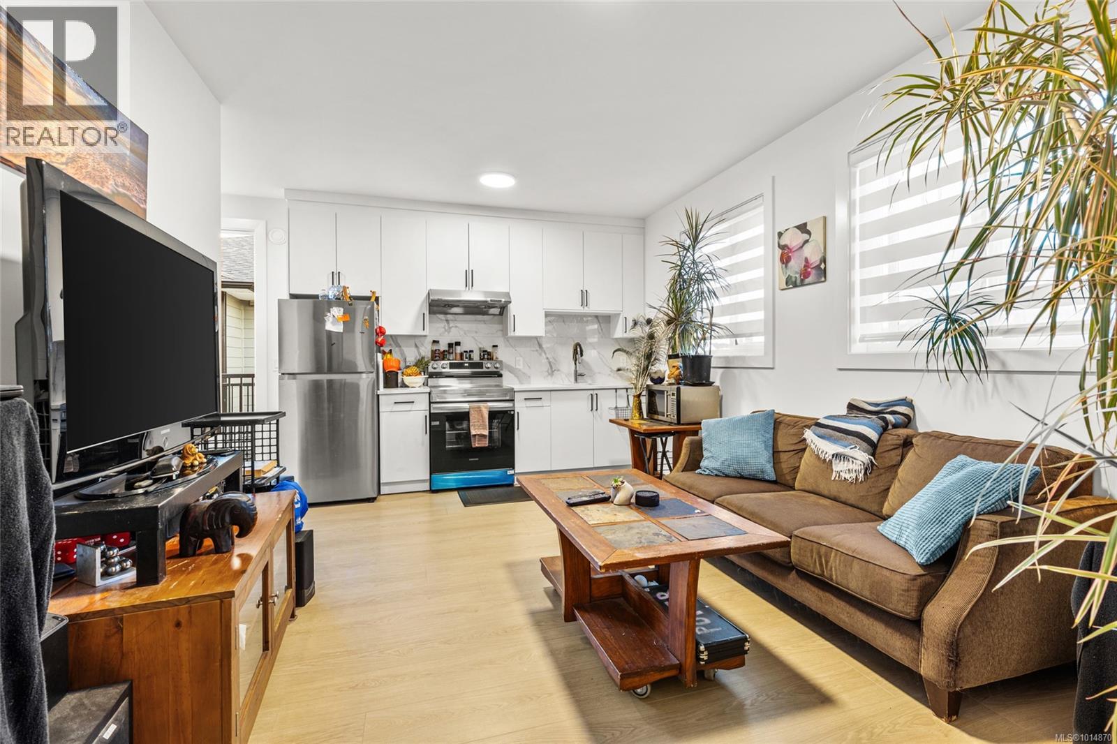 2350 Swallow Pl, Langford