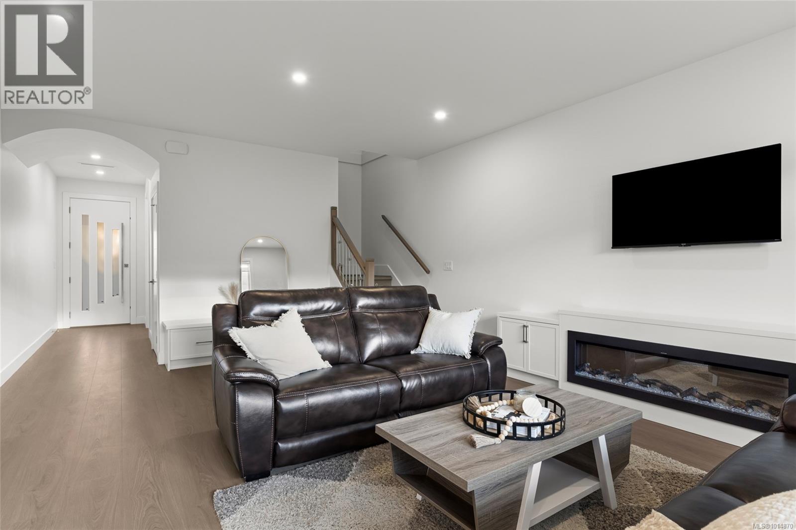 2350 Swallow Pl, Langford