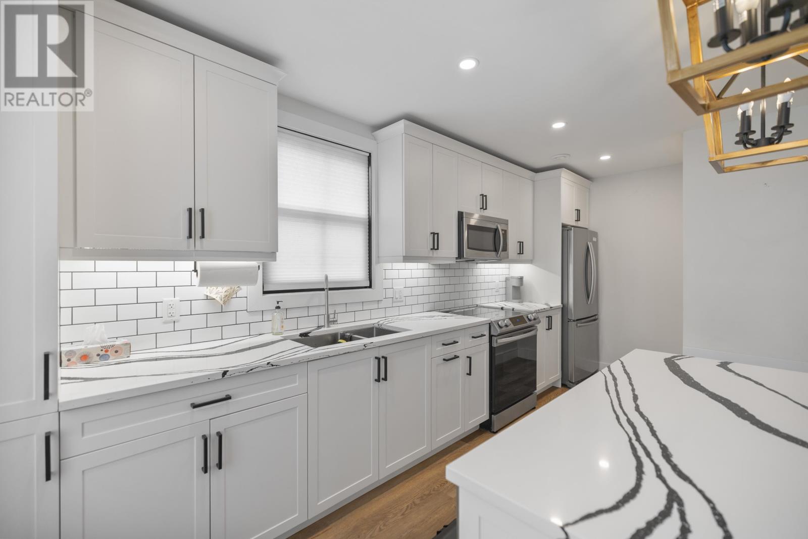 #102 52 SYDNEY STREET - 10