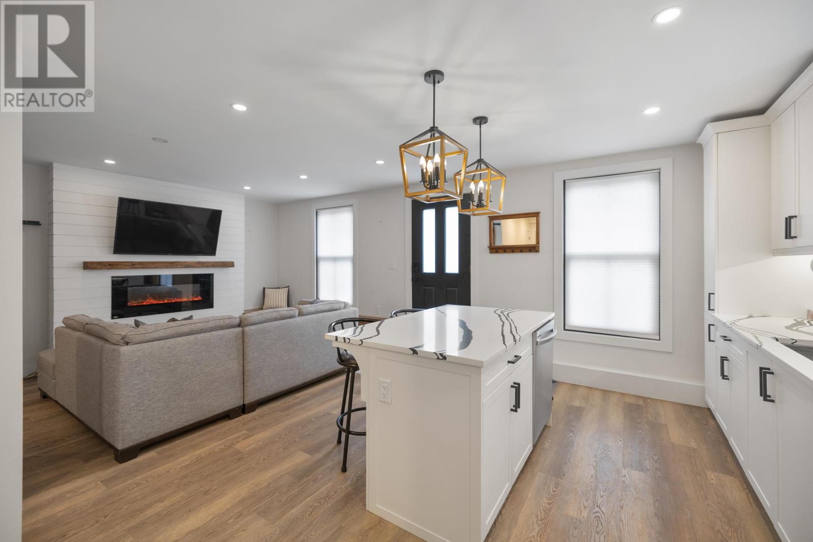 #102 52 SYDNEY STREET - 13