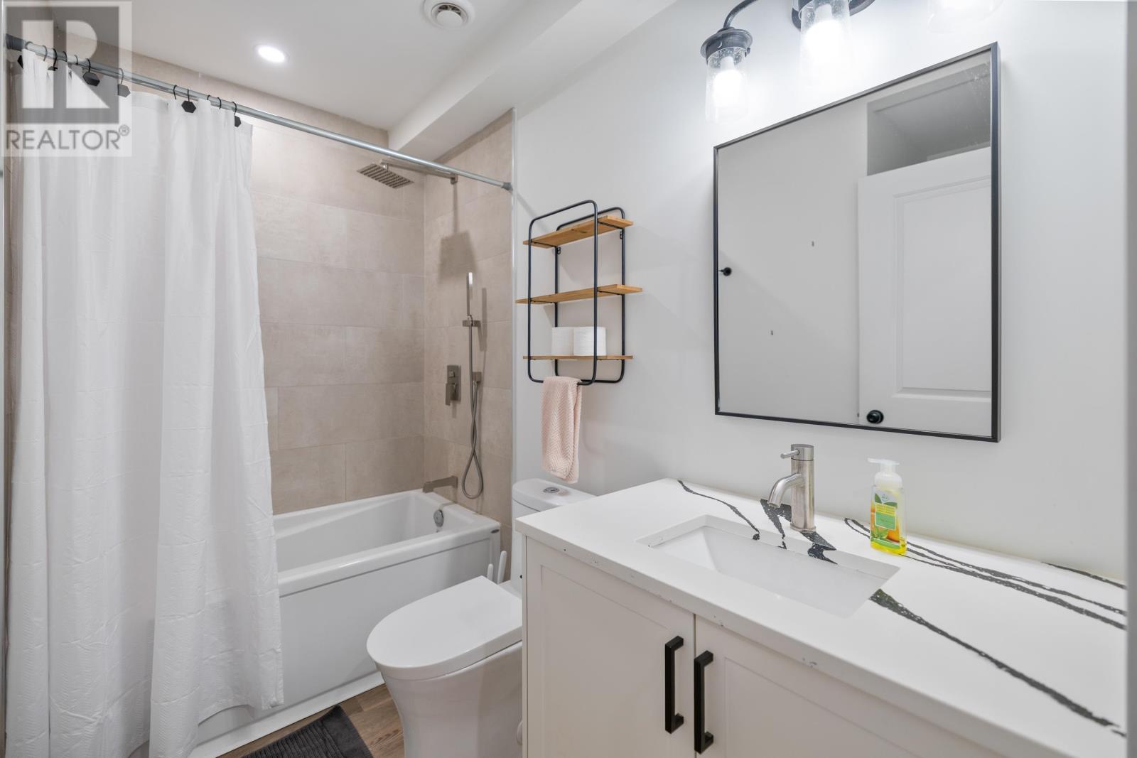 #102 52 SYDNEY STREET - 17