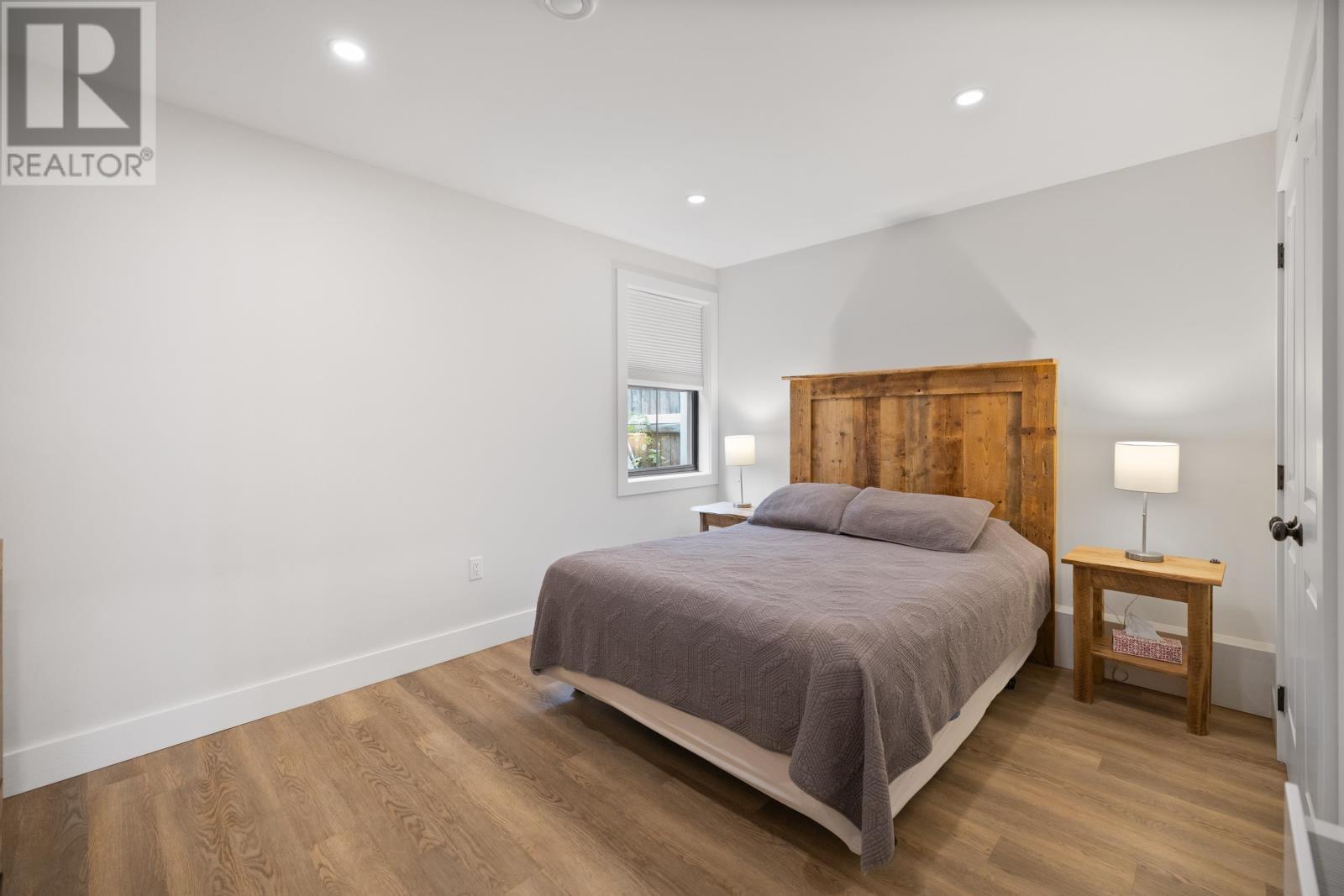 #102 52 SYDNEY STREET - 18