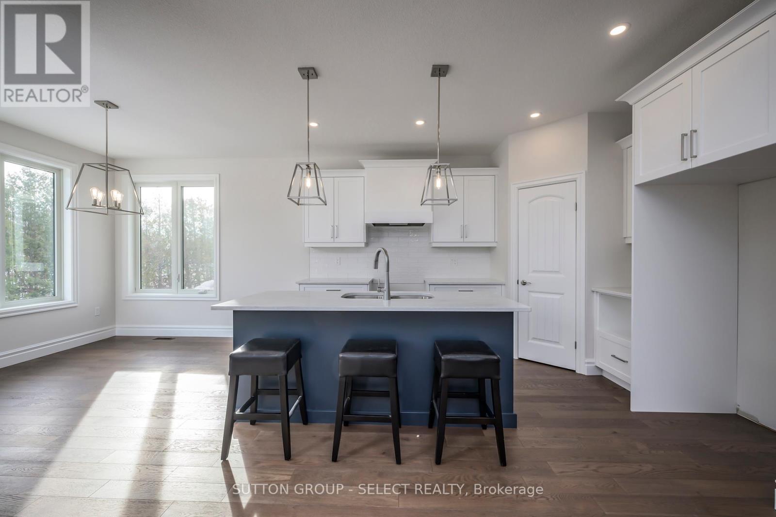 7 SPRUCE CRESCENT - 10