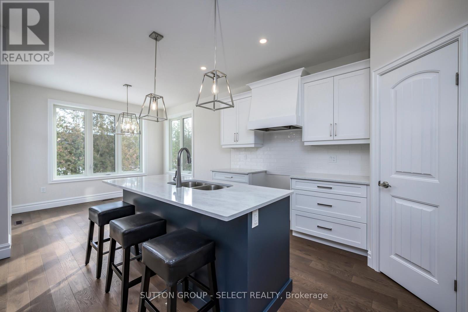 7 SPRUCE CRESCENT - 14
