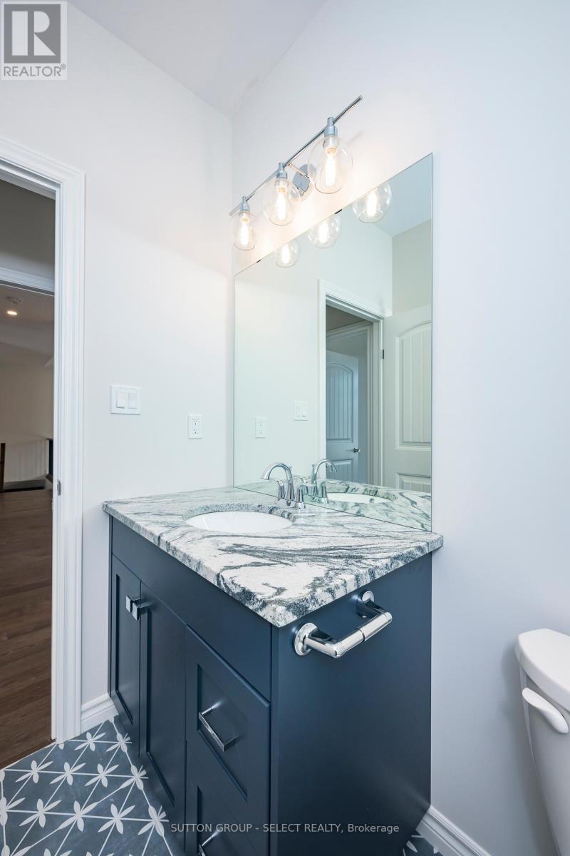 7 SPRUCE CRESCENT - 26