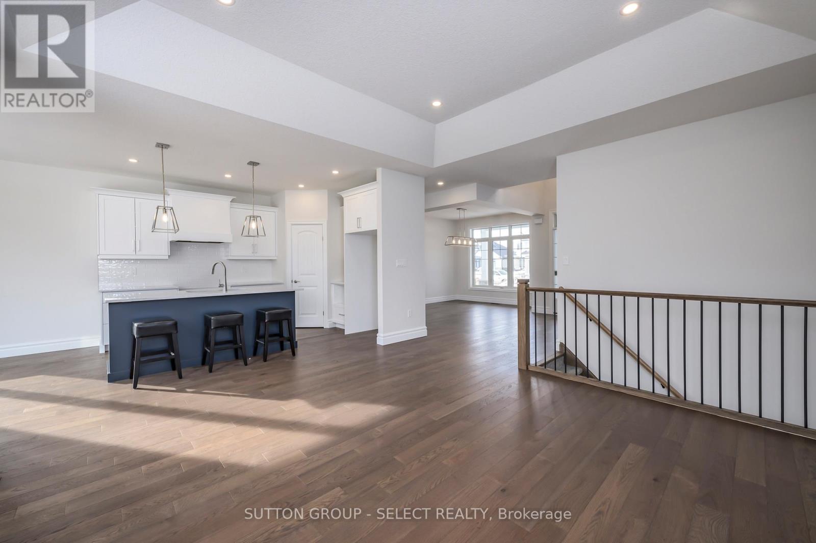 Single Family House Bungalow for Sale in  SPRUCE CRESCENT North Middlesex (Parkhill) 