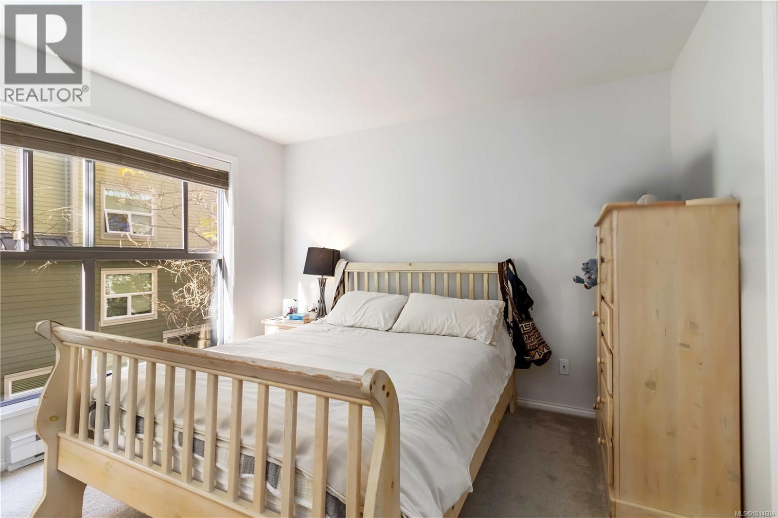 302 1710 Fort Street, Victoria