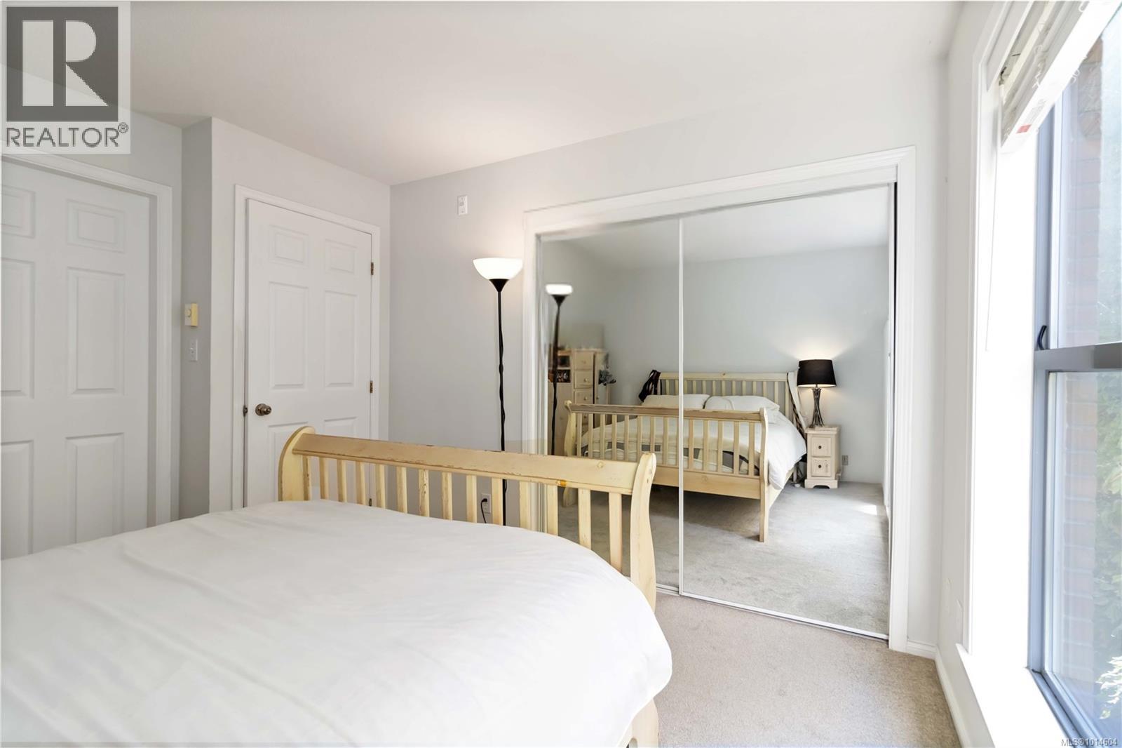 302 1710 Fort Street, Victoria